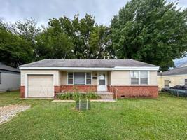 featured image of 306 W Lindberg St