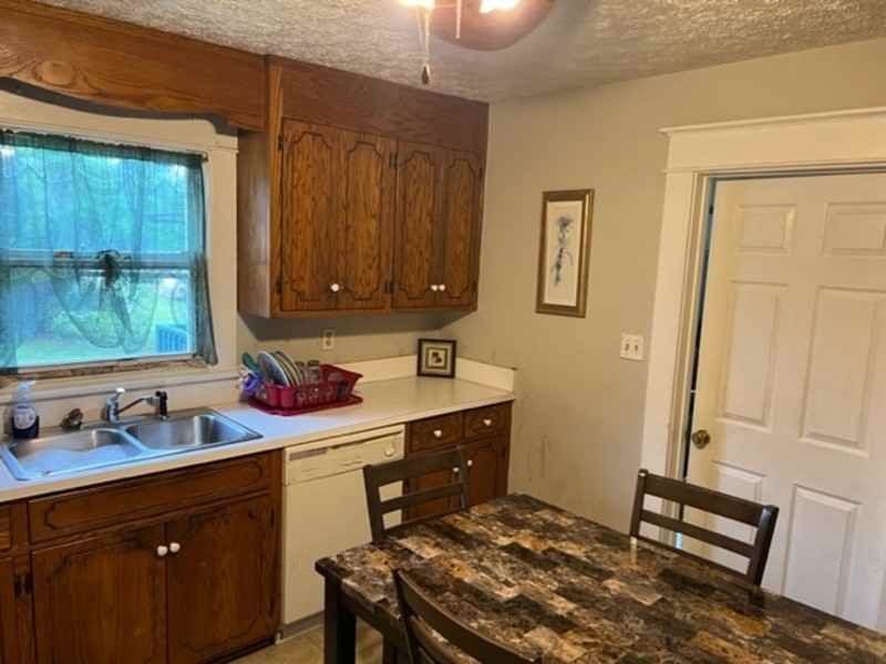 150 Wells Rd - Photo 3 of 10