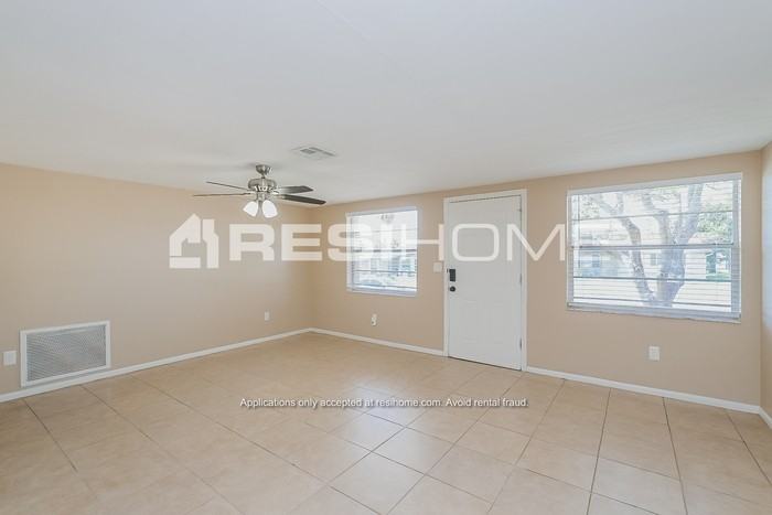 7340 Neva Ln - Photo 3 of 18
