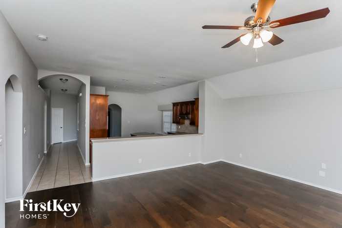 3260 Serpis - Photo 3 of 14