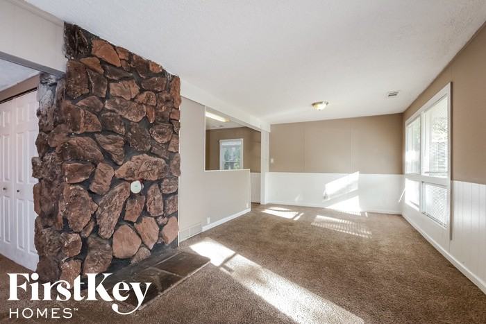 1825 Spencer Ave - Photo 2 of 14