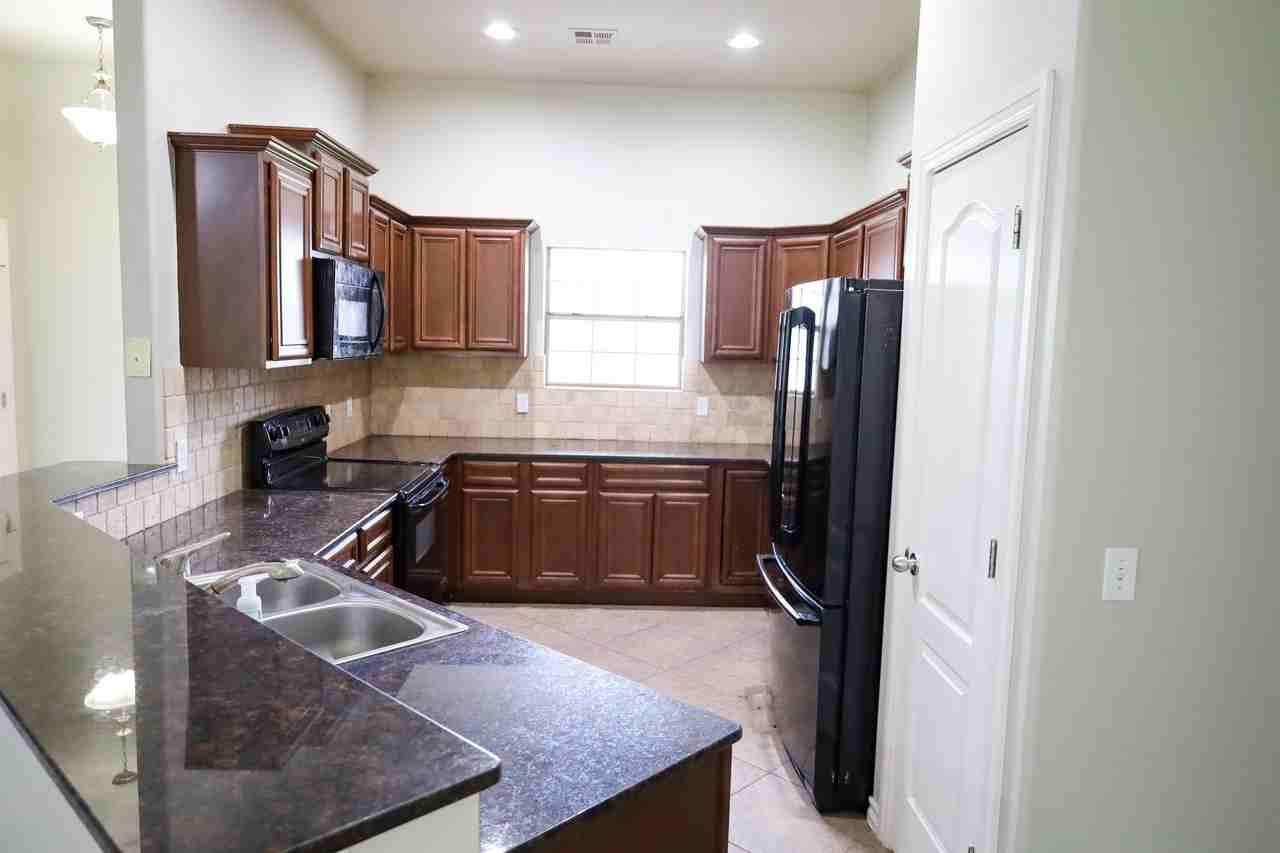 2704 Ne 129th St #1 - Photo 5 of 19