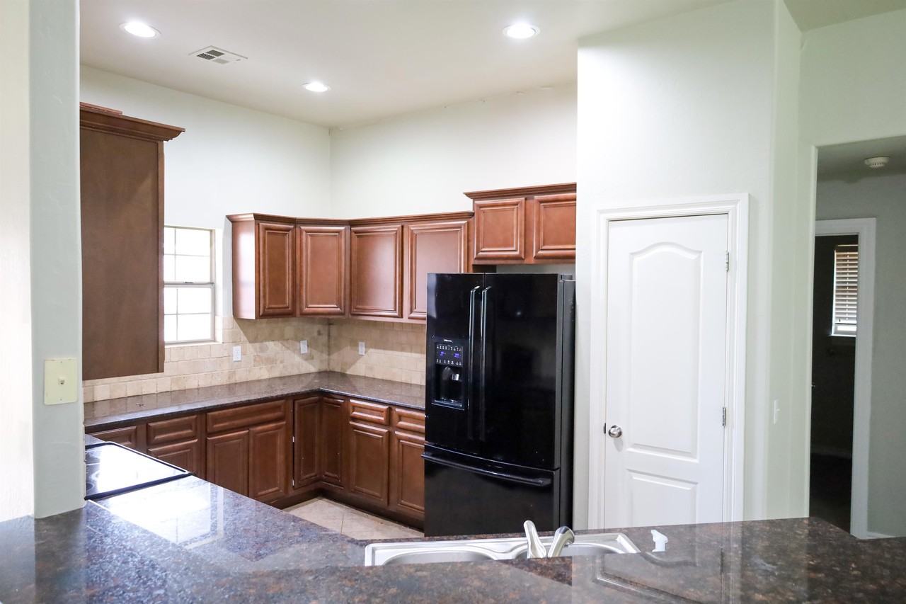 2704 Ne 129th St #1 - Photo 6 of 19