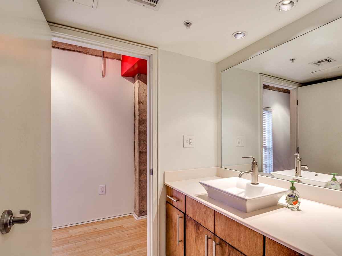 1209 N Harvey Ave #1 - Photo 5 of 38