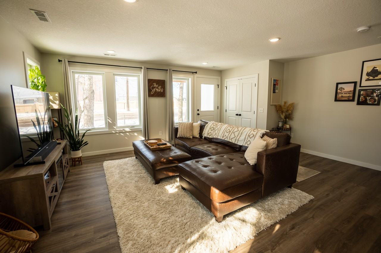 2927 Marshall St Ne #NA - Photo 3 of 17