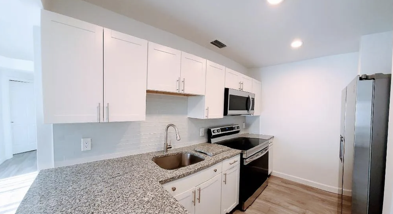 618 Nw Palm St #NA - Photo 3 of 9