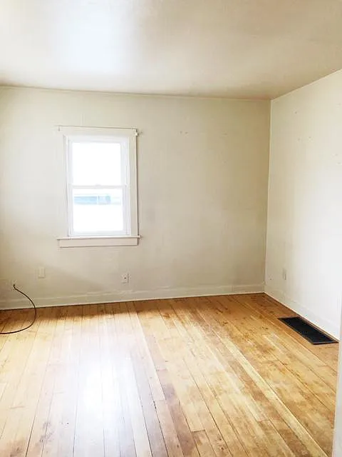 1010 Henry Ave #NA - Photo 2 of 5