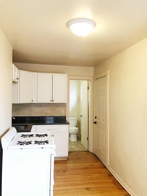 1010 Henry Ave #NA - Photo 3 of 5
