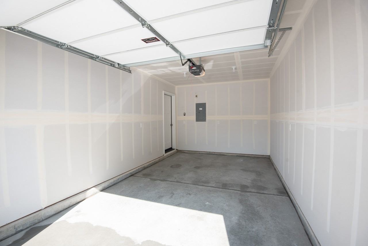 105 W Park Ave #105 - Photo 2 of 16