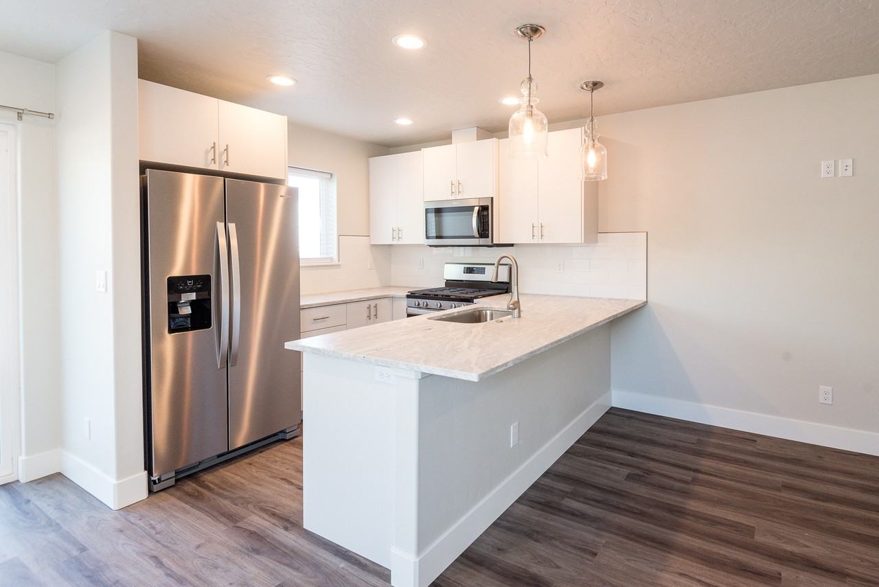 105 W Park Ave #105 - Photo 3 of 16