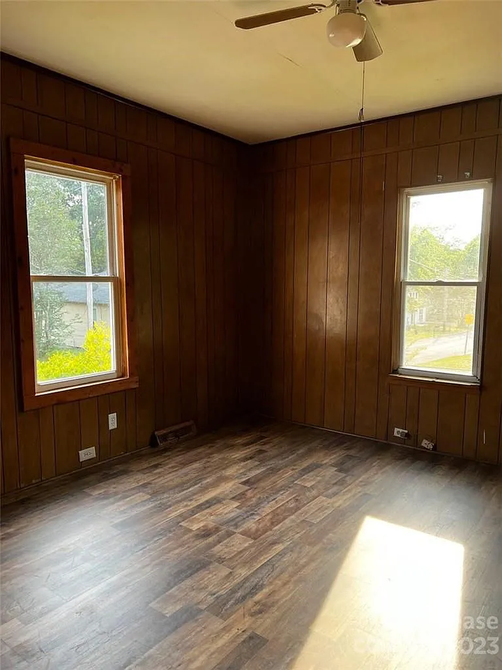 1735 Belmont Ave #NA - Photo 2 of 5