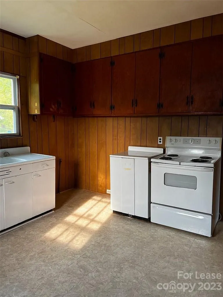 1735 Belmont Ave #NA - Photo 3 of 5