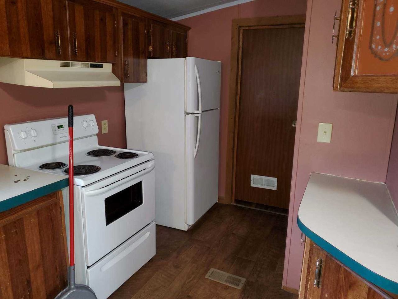 1041 S Main St #1 - Photo 3 of 18