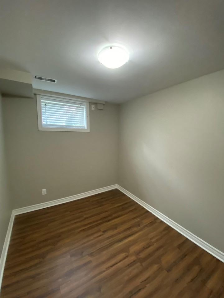 70 Ottaway Ave Lowr - Photo 2 of 15