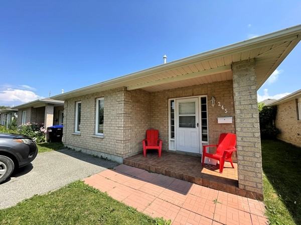 245 Yonge St. - Photo 2 of 24