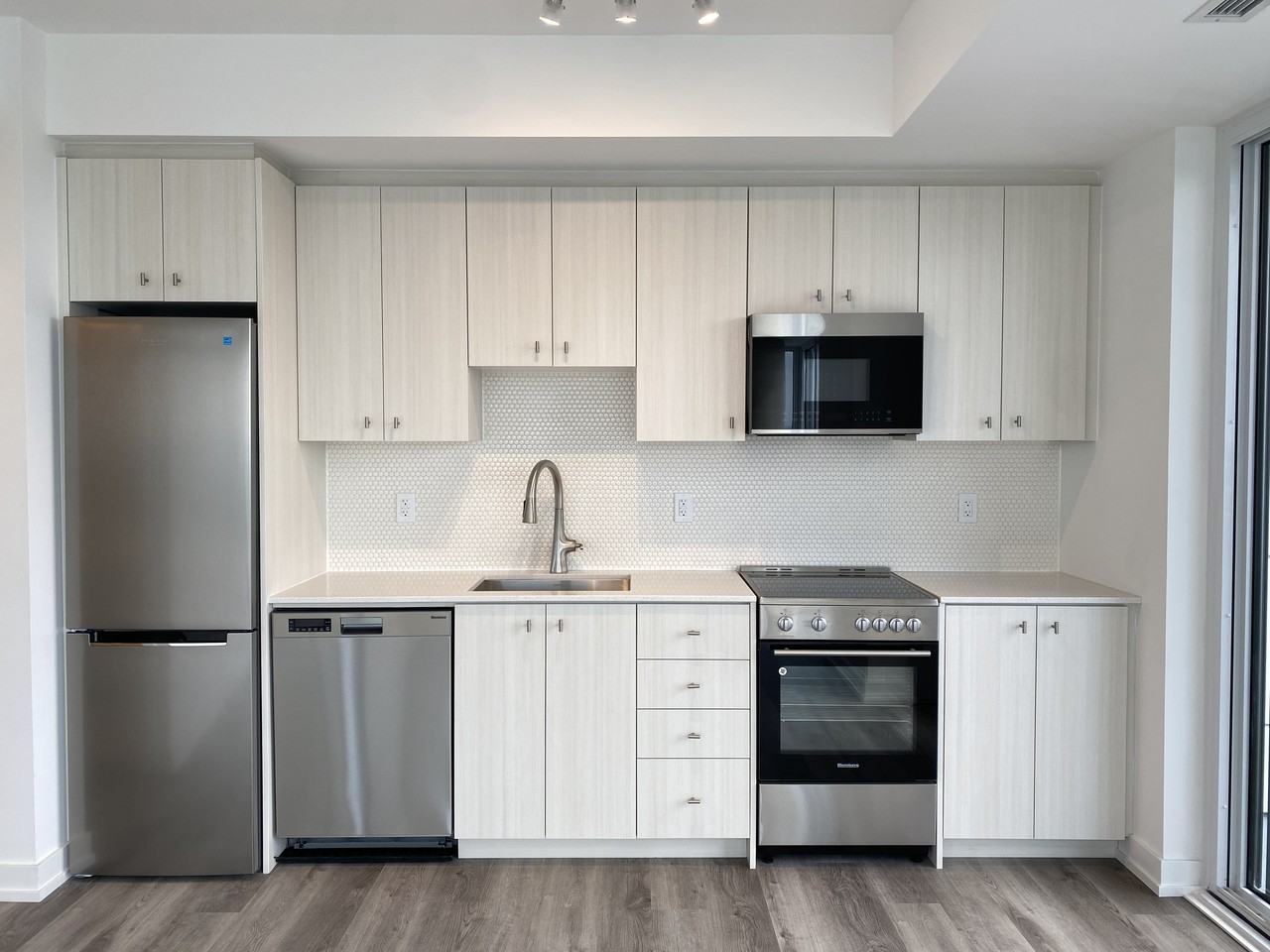 271215 Wellington Street South, Kitchener, ON N2G 0E4 15 Wellington