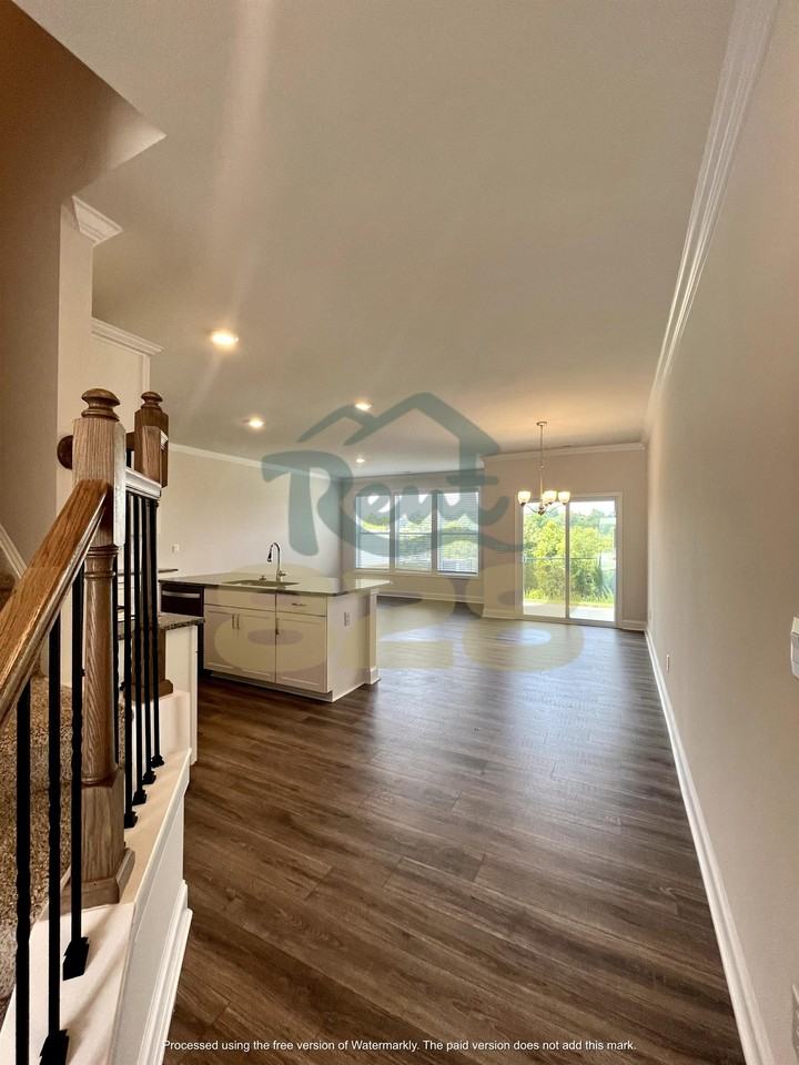 146 Creekview Rd #1 - Photo 4 of 35