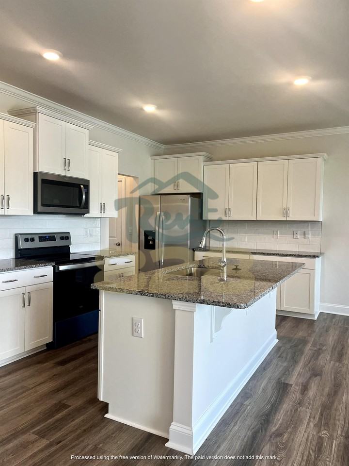 146 Creekview Rd #1 - Photo 5 of 35