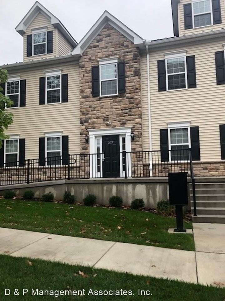 237 W. Goepp St. - Photo 2 of 7