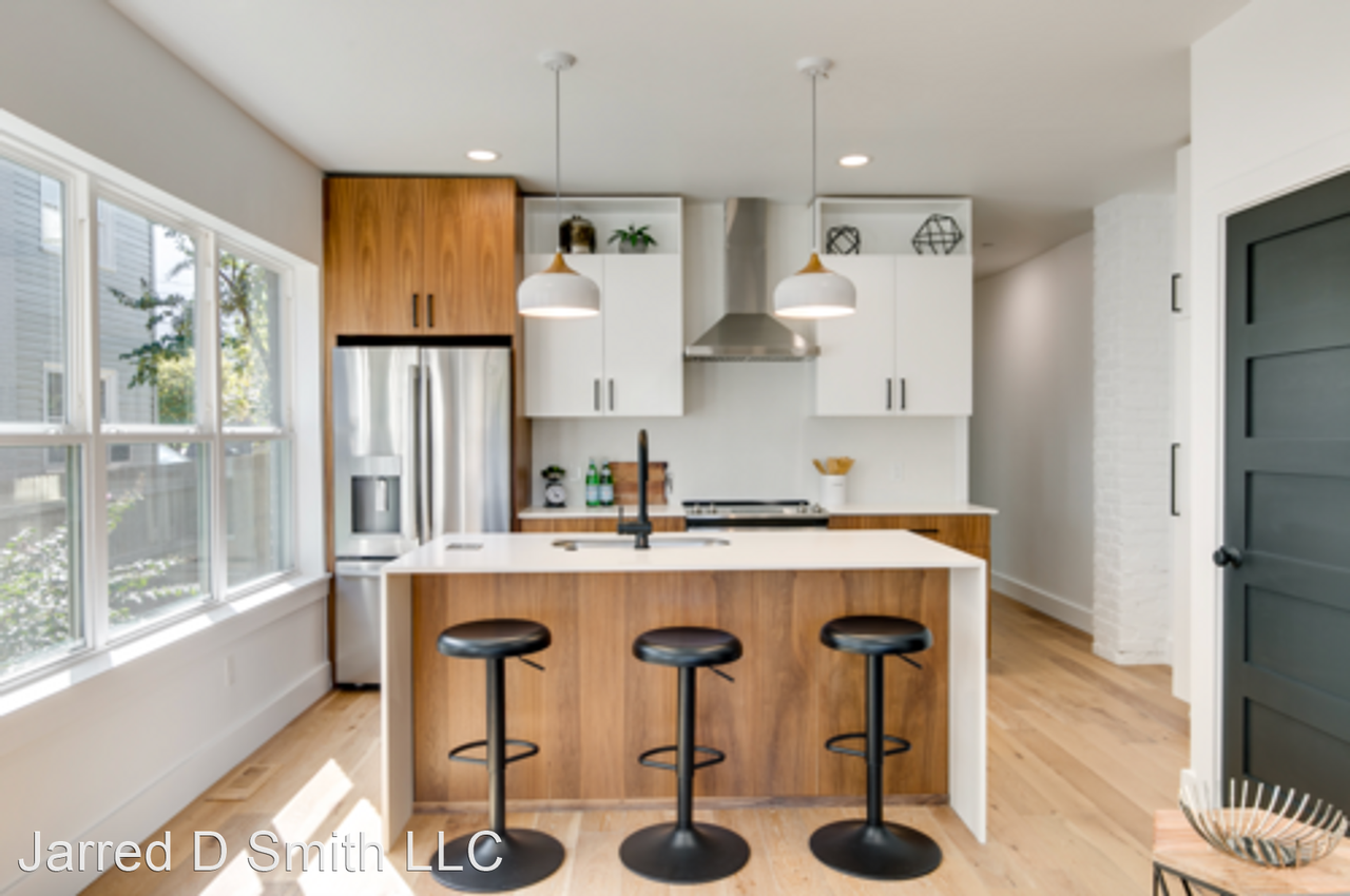 The Uptowns on 23rd - Luxury Apartment Living - Photo 3 of 17