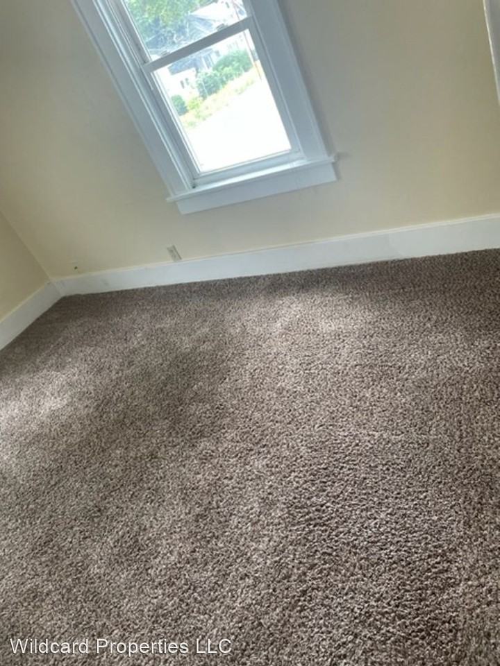 517 9th St - Photo 3 of 20