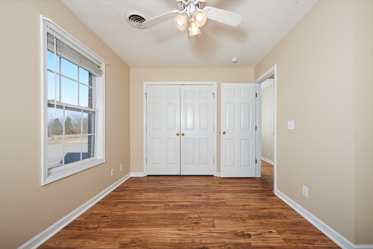 208 Brooklyn Dr - Photo 5 of 9