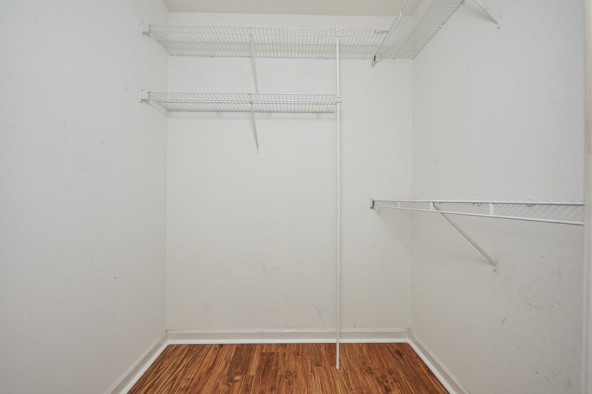 208 Brooklyn Dr - Photo 7 of 9