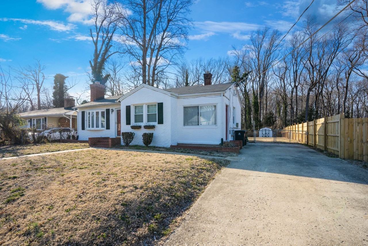 7709 Ravine Dr - Photo 3 of 25