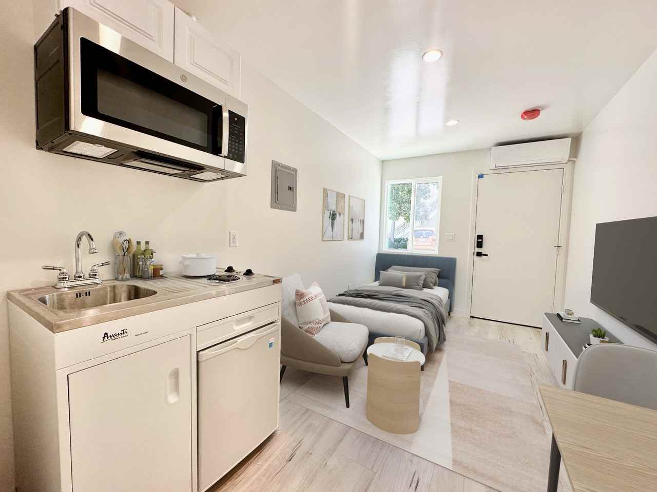 11957 Rochester Ave #A - Photo 2 of 7