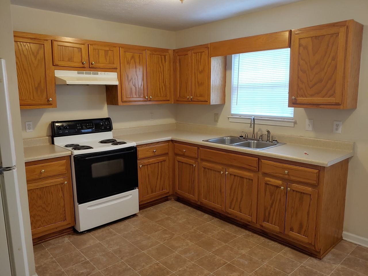 409 E Biggs Rd #A - Photo 3 of 7