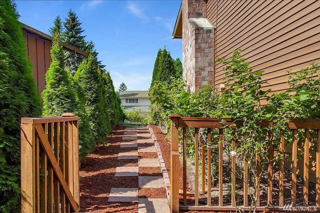 17023 Ne 42nd St #NA - Photo 2 of 19