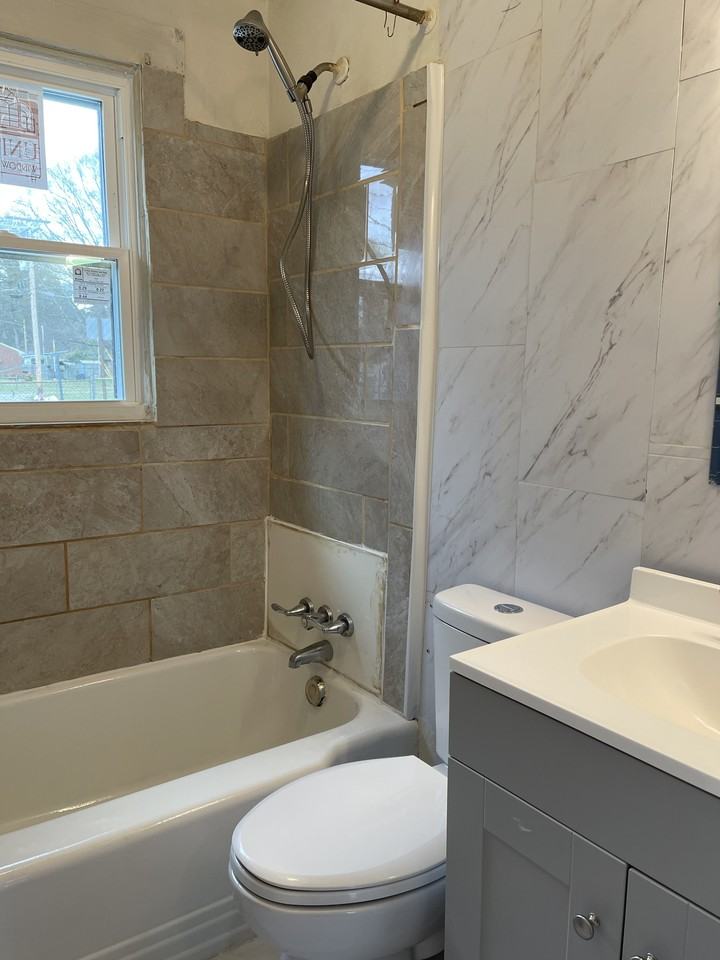 1117 Lincoln St Se #NA - Photo 3 of 8