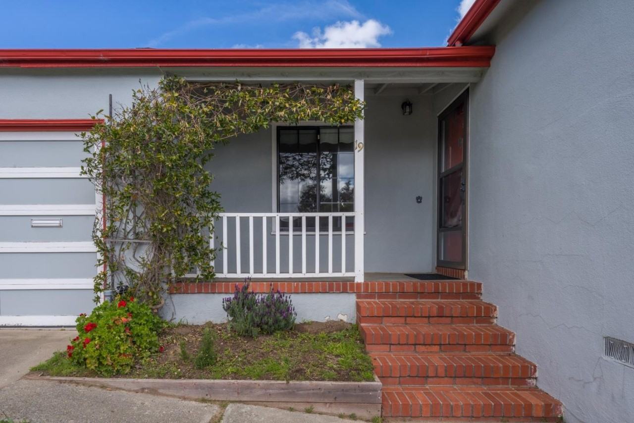 19 Greenwood Dr #NA - Photo 2 of 11