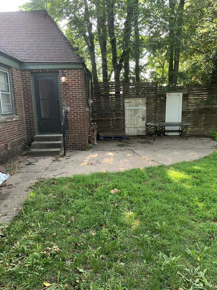 2325 Nw 22nd St #NA - Photo 3 of 15