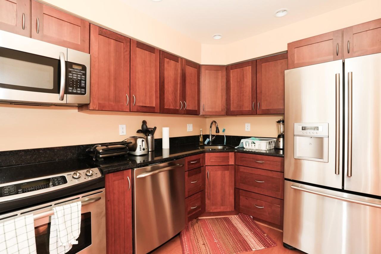 2520 Fairfax Dr #C - Photo 3 of 22