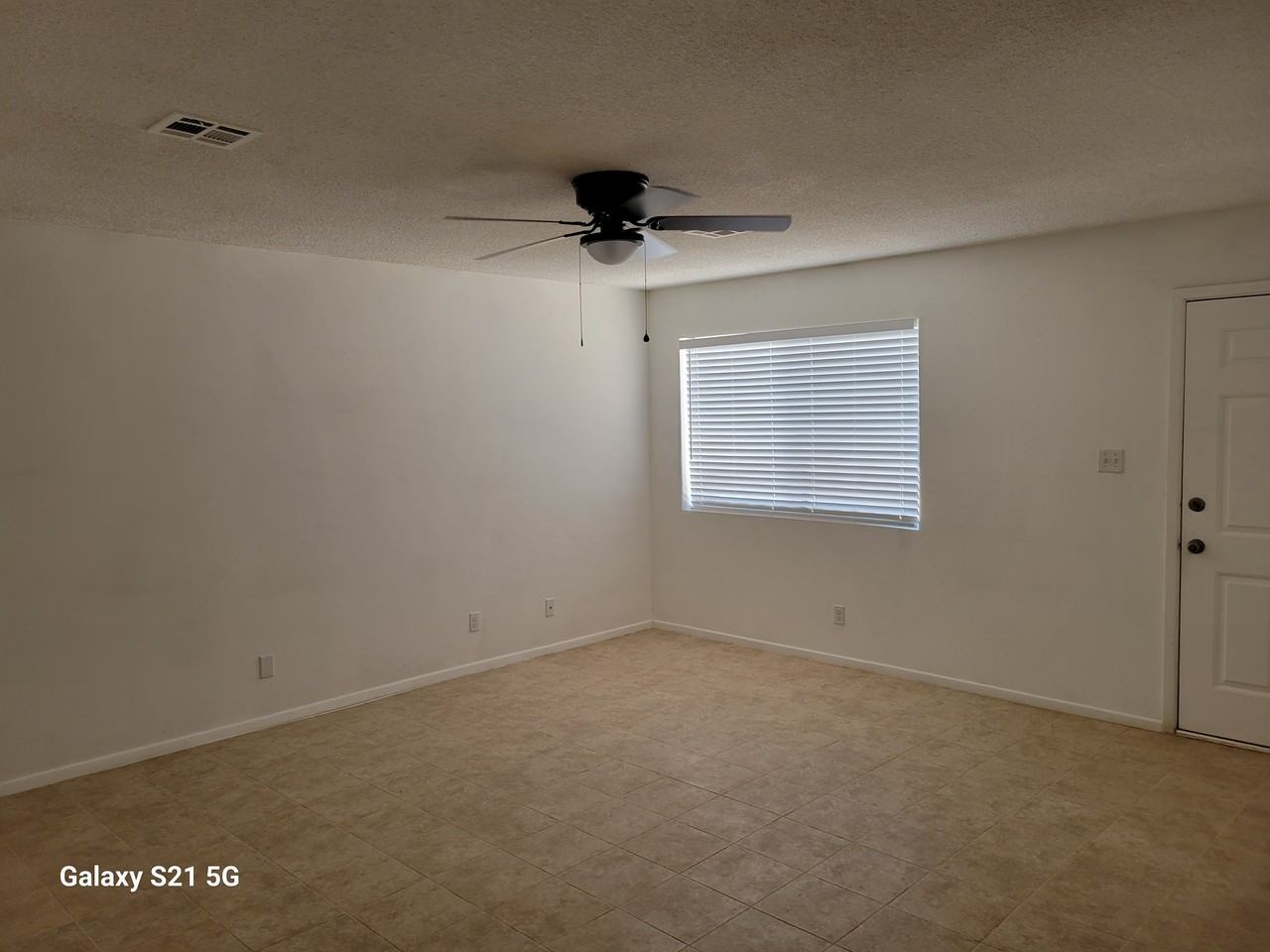 4618 W 17th Ln #NA - Photo 3 of 4