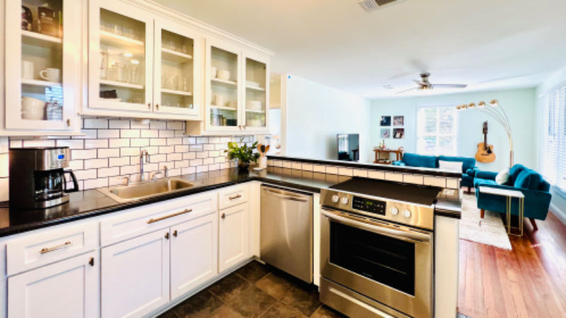 708 Magnolia Ave - Photo 4 of 14