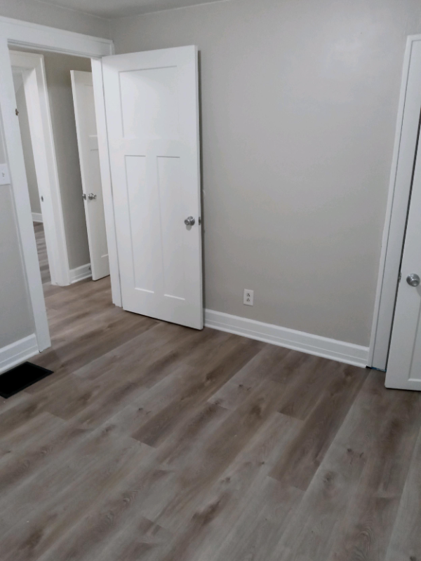 1045 Walnut St - Photo 7 of 10