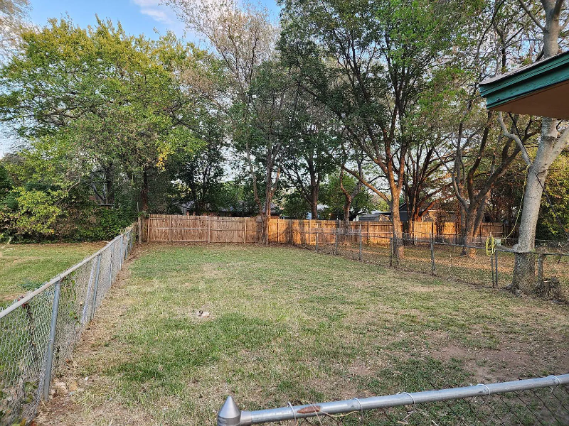 857 Broadway Ave #5 - Photo 3 of 9