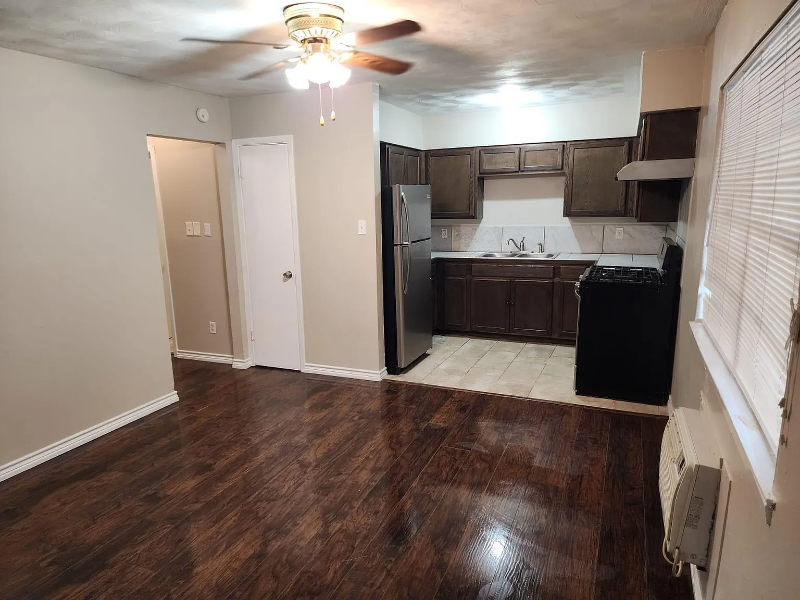 857 Broadway Ave #5 - Photo 4 of 9