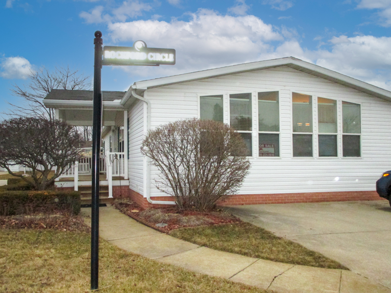255 Rockford Cir - Photo 3 of 10