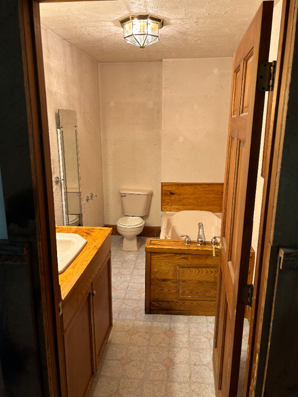 602 Madison Ave - Photo 3 of 8