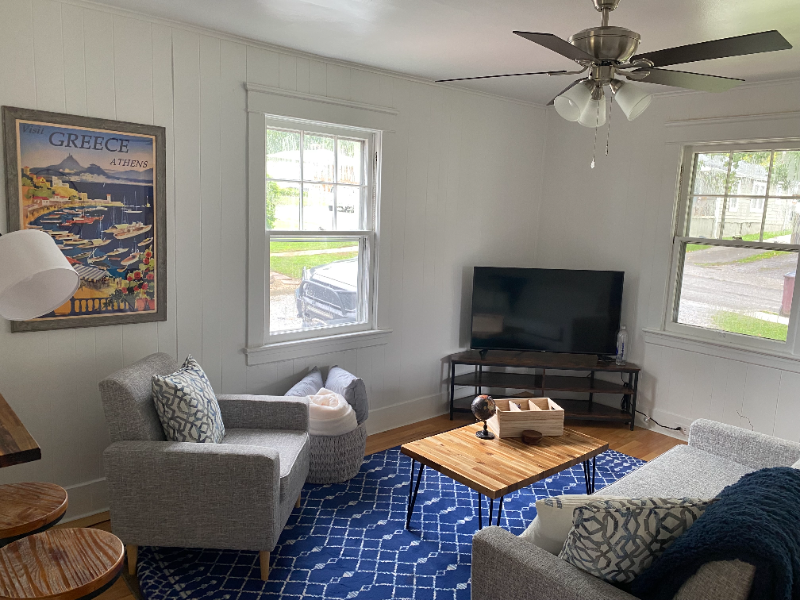 1645 Lodge St - Photo 2 of 13