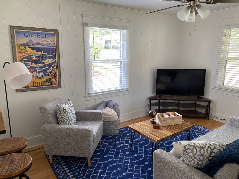 1645 Lodge St - Photo 3 of 13