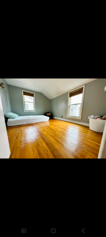 5124 N Shoreland Ave - Photo 3 of 10