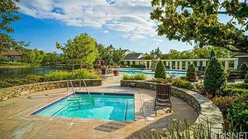 242 Bridge Park Ln - Photo 3 of 8