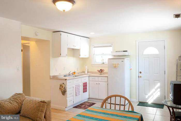 6402 Inwood St - Photo 3 of 4