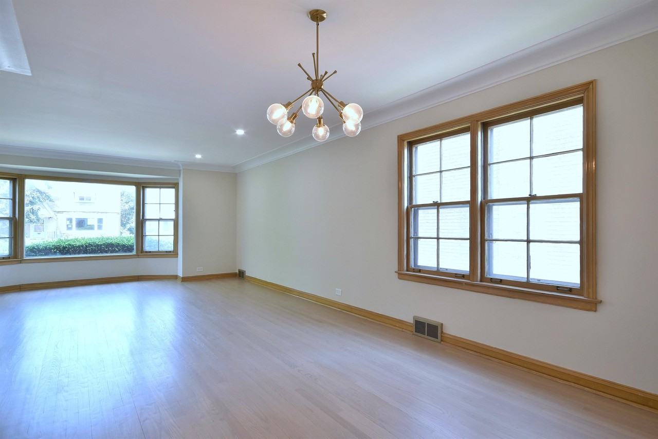 6961 W Melrose St #1 - Photo 3 of 35