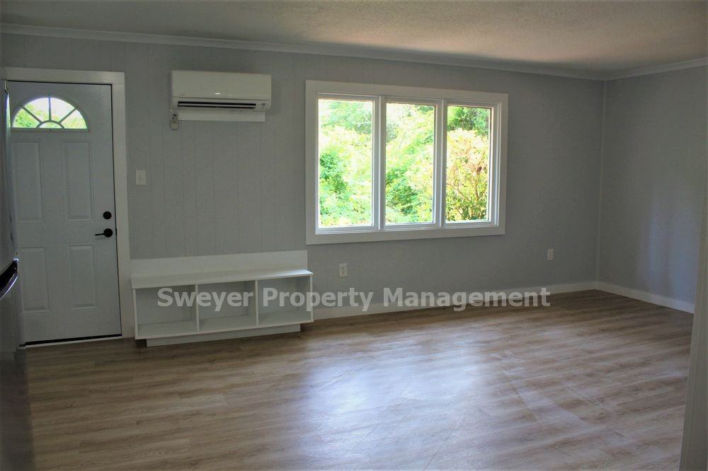 1330 N Howe St Apt 3 #3 - Photo 2 of 13