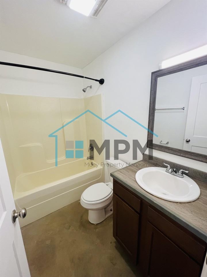 1708 Grammont St #A - Photo 7 of 8